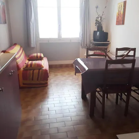 Un Petit Coin De Campagne Dans Le Pays De Saint-gilles *