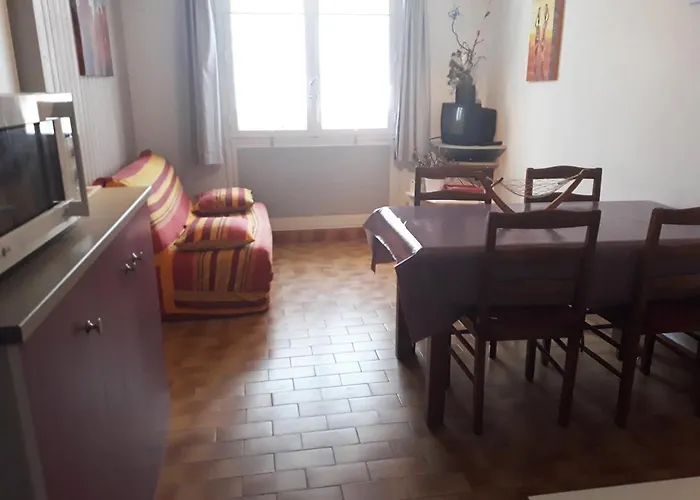 Un Petit Coin De Campagne Dans Le Pays De Saint-gilles *